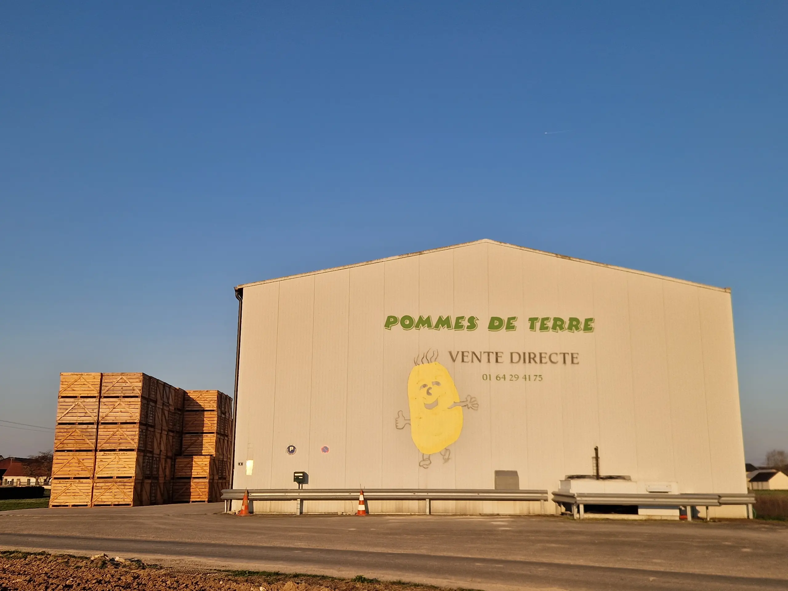 Hangar de l'exploitation Perronnet